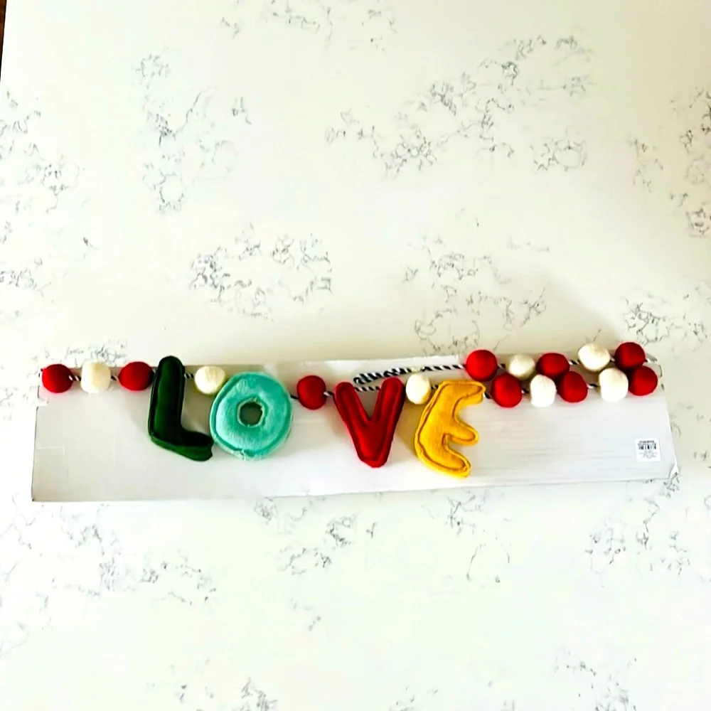 Crate&Barrel Peace and Love Felted Wool Garland